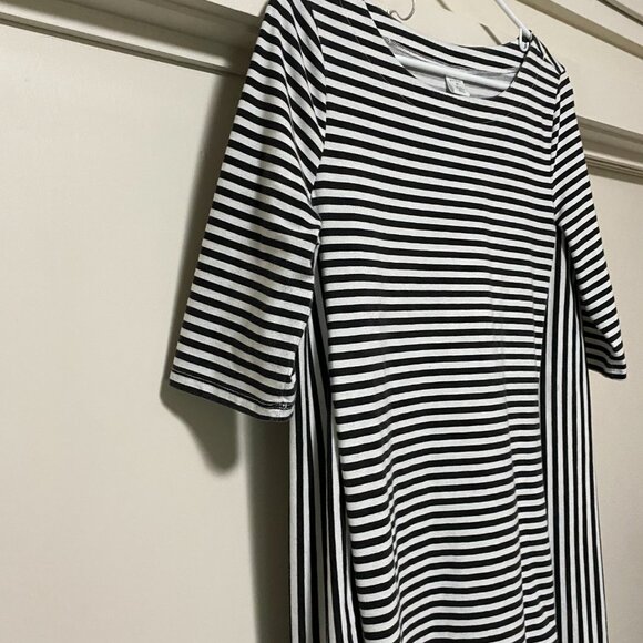 Peyton & Parker 1/2 sleeve navy & white stripe dress, size M - Picture 3 of 8